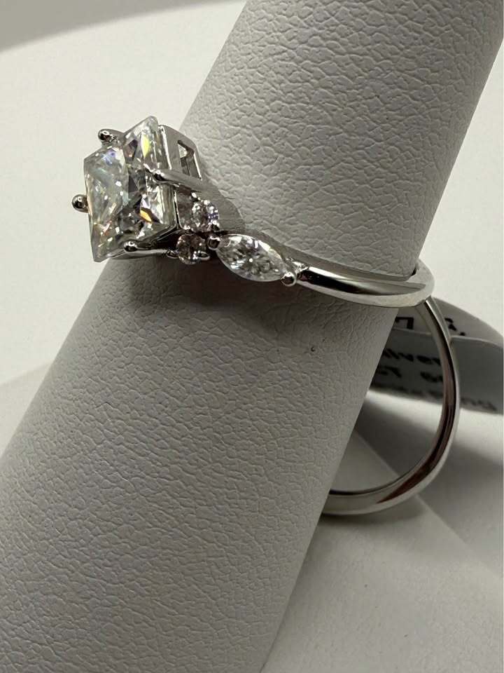 BelleAire Bridal Set, 1.8 TCW, Princess Cut, Kite Setting, Size 7
