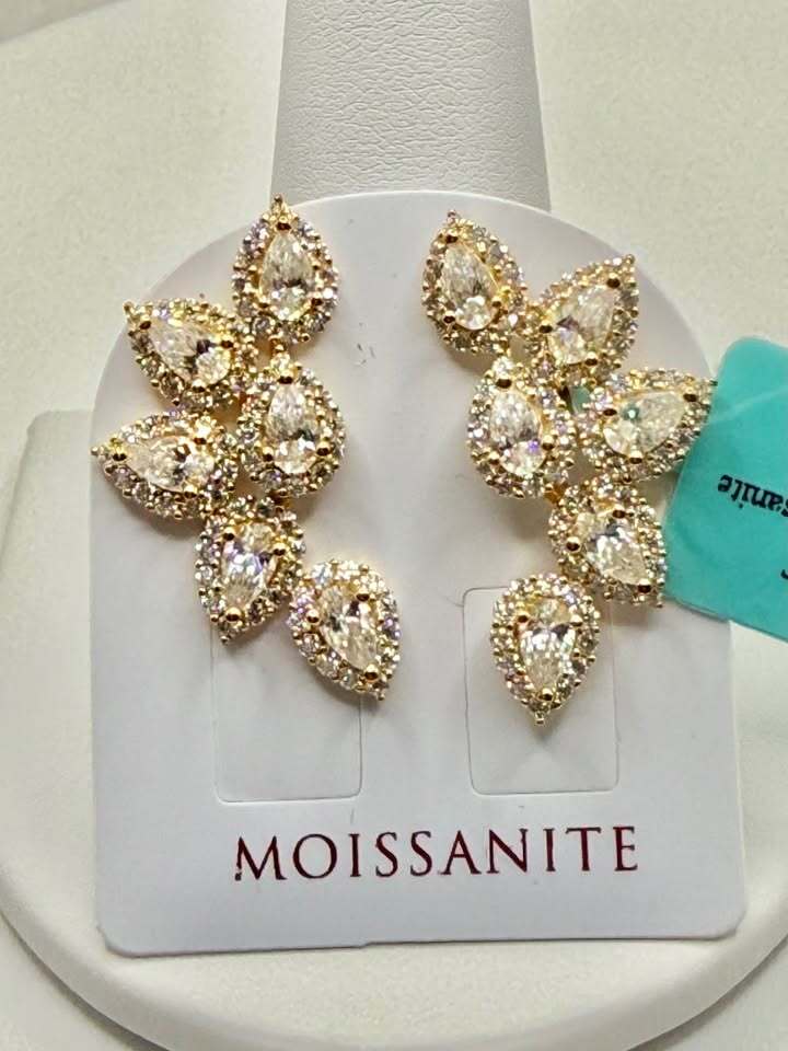 BelleAire 5.5 TCW Moissanite Earrings, Gold/925 Silver