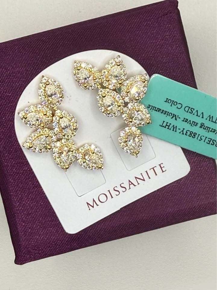 BelleAire 5.5 TCW Moissanite Earrings, Gold/925 Silver