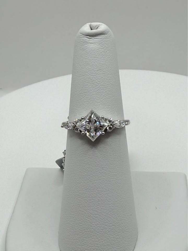 BelleAire Bridal Set, 1.8 TCW, Princess Cut, Kite Setting, Size 7